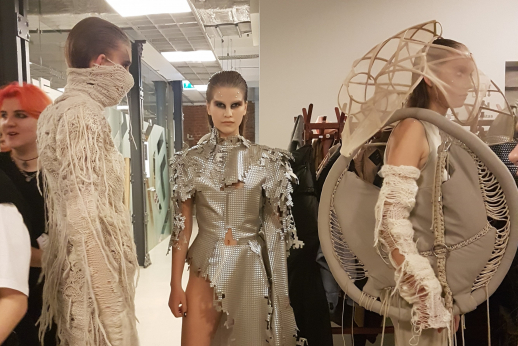 Studentės atliko sceninius makiažus FASHION WEEK modeliams Studentės atliko sceninius makiažus FASHION WEEK modeliams