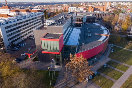 Į farmacijos studijas LSMU – su „Jaunojo farmacininko“ stipendija