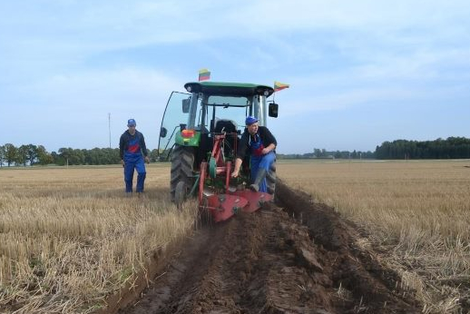 Žemės ūkio gamybos verslo darbuotojas