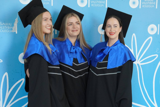 Diplomai įteikti jubiliejinei Šiaulių valstybinės kolegijos studentų laidai