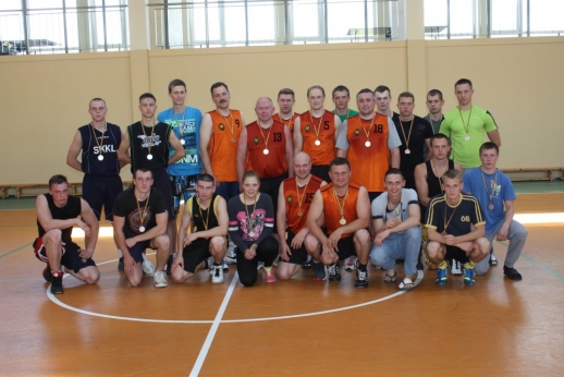 Krepšinio varžybų nugalėtoja - Pasieniečių mokyklos darbuotojų komanda 