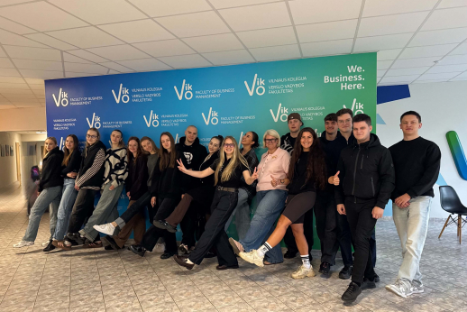 VIKO studentai pažino dviračių komandos užkulisius