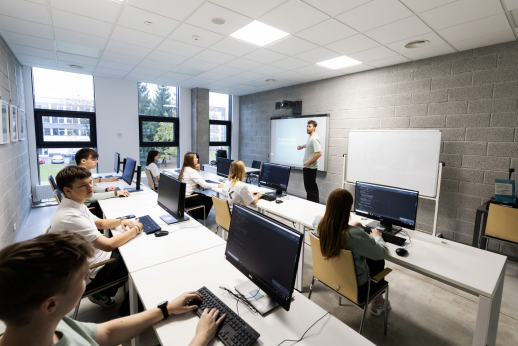 Kokią grąžą šiandien duoda IT ir technologijų studijos?