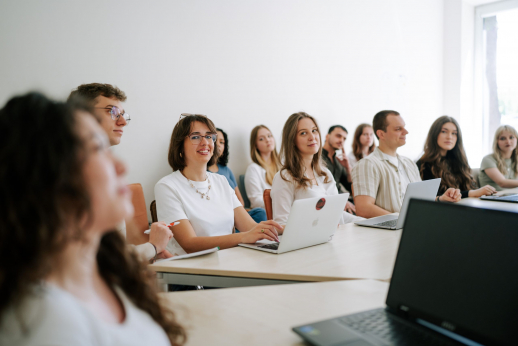 Globalus verslas ir modernioji rinkodara: studijos verslui be sienų Globalus verslas ir modernioji rinkodara: studijos verslui be sienų