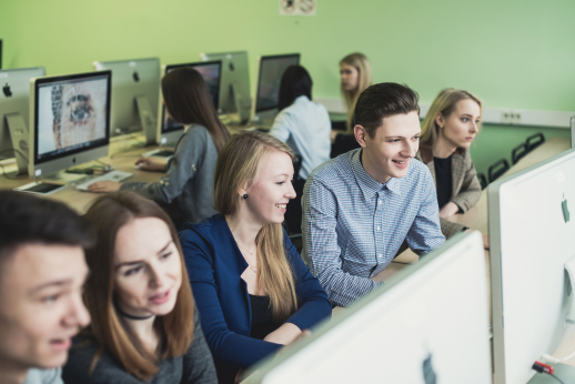 Liko laisvų VF vietų į IT studijas: ekspertas ragina nepasiduoti DI baimei Liko laisvų VF vietų į IT studijas: ekspertas ragina nepasiduoti DI baimei