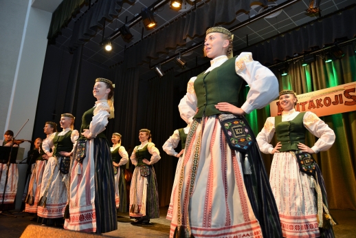Pavasaris į kiemą, o KU ansamblis į gastroles... Pavasaris į kiemą, o KU ansamblis į gastroles...