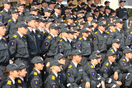 KAUNO APSKRITIES JAUNIMAS VERŽIASI Į POLICIJĄ