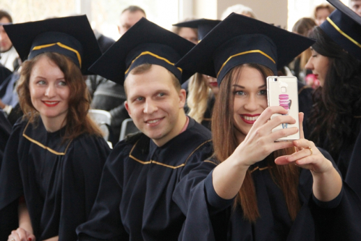 ASU diplomų įteikimo šventės akimirkos ASU diplomų įteikimo šventės akimirkos