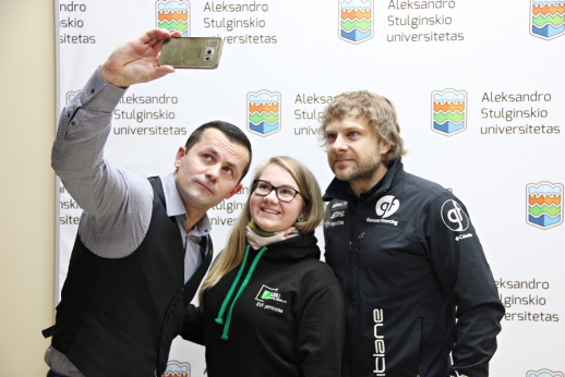 ASU užplūdo moksleiviai iš visos Lietuvos ASU užplūdo moksleiviai iš visos Lietuvos