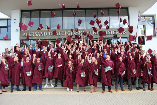ASU diplomų įteikimo šventės akimirkos ASU diplomų įteikimo šventės akimirkos